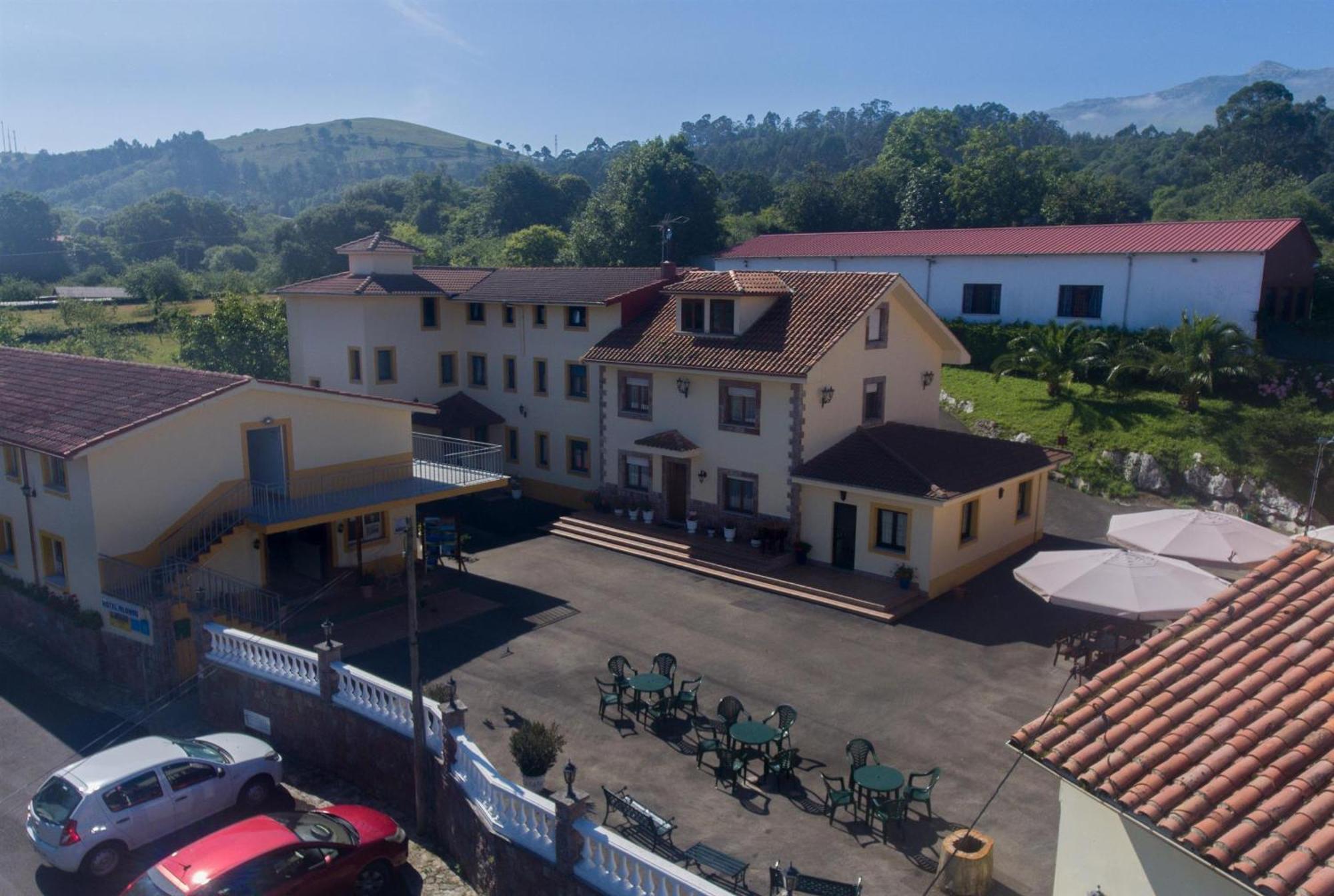Hotel Alonso 라네스 외부 사진